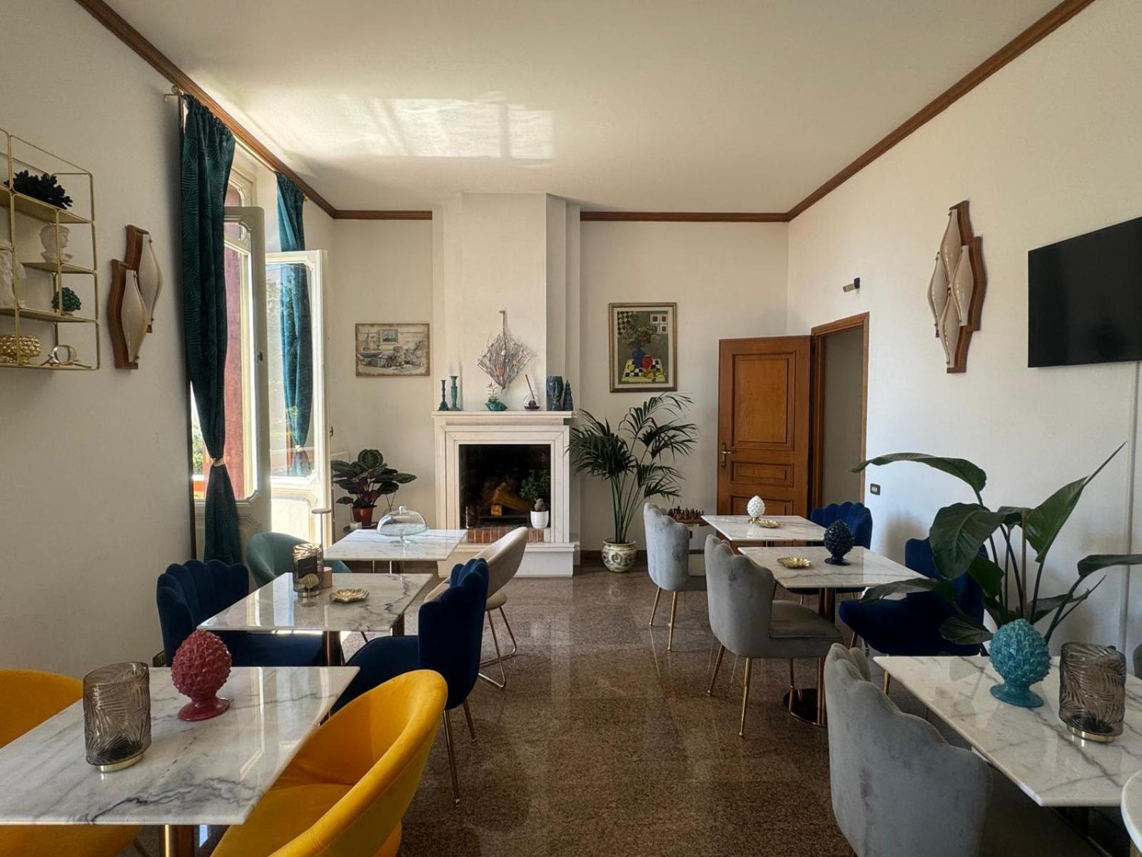 Palazzo Moresco Guest house